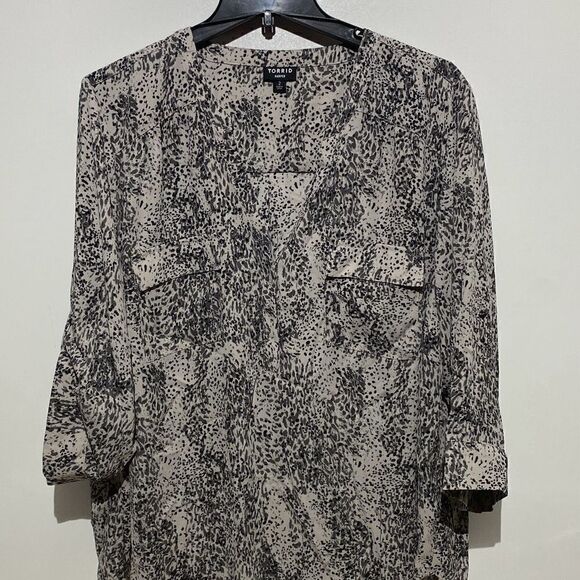 Torrid Harper Women's Black Brown Animal Print Pockets Long Sleeve Blouse Size 2 - Picture 1 of 9